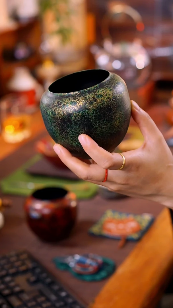 绿色老铁建水红色老铁建水