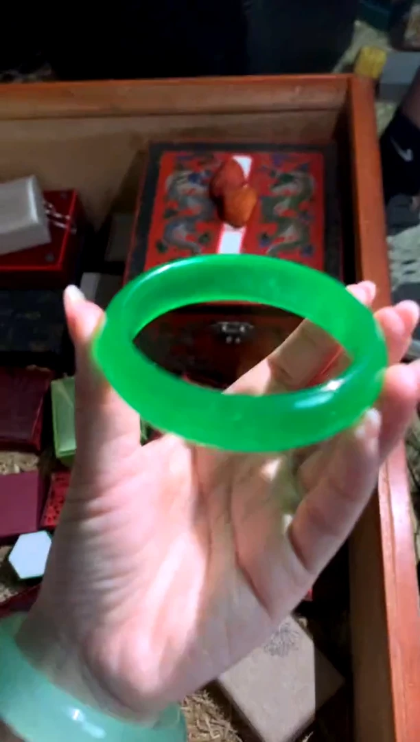未镶嵌手镯翡翠润玉潭精品专属摆件