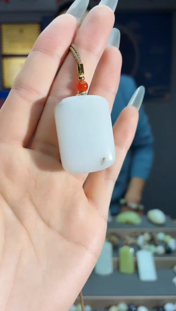 颈饰未镶嵌和田玉1