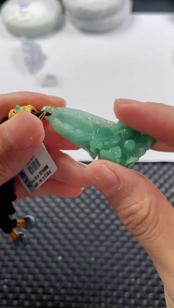 颈饰未镶嵌翡翠基地发货H 3054 白菜