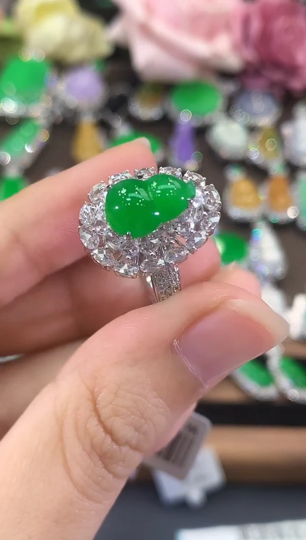 18K金镶嵌戒指翡翠C268