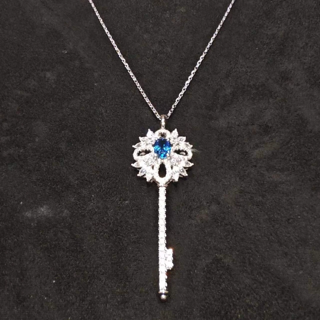 坠链均925银合成锆石 白色满钻镂空钥匙镶嵌项链