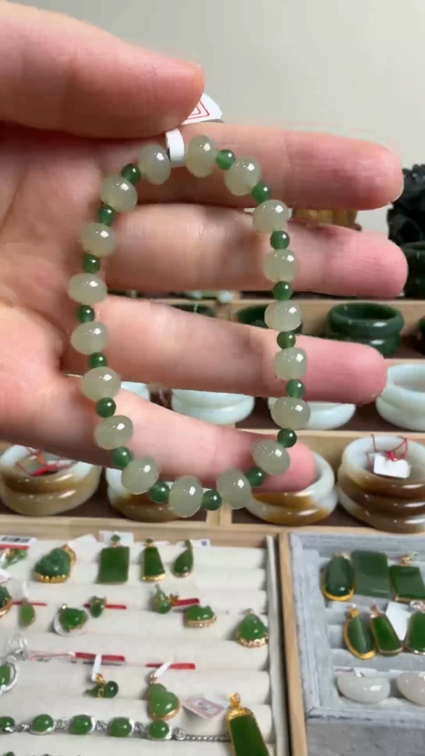 颈饰未镶嵌和田玉手串