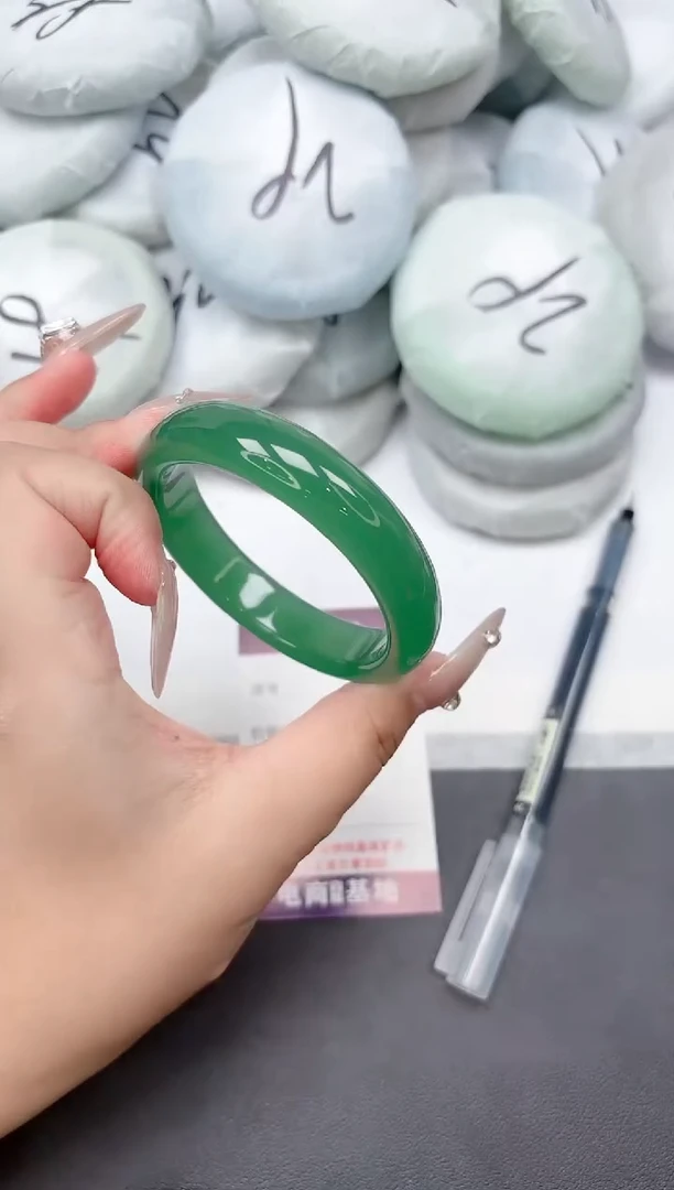 未镶嵌手镯石英质玉114-56.5