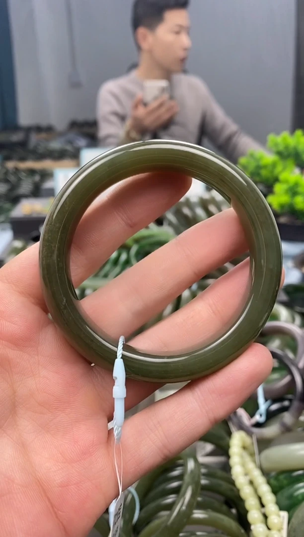 未镶嵌手镯和田玉56.4