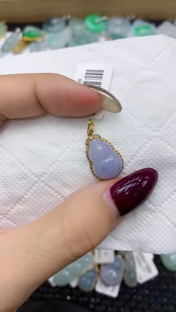 翡翠18K金镶嵌颈饰111111111111