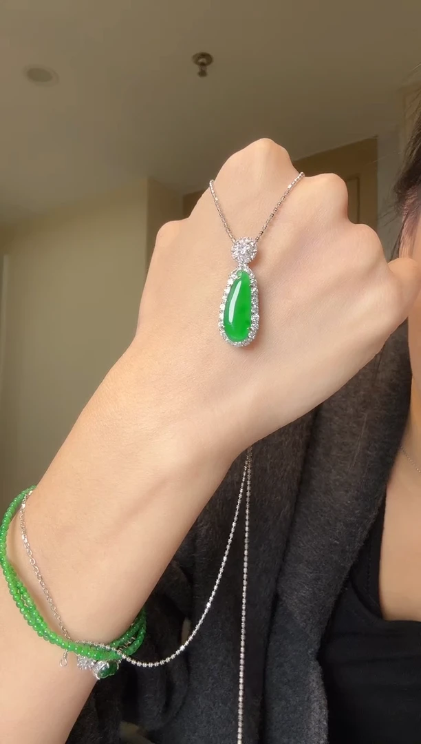 【闪购商品】翡翠吊坠(不含链)银S925镶嵌天然翡翠吊坠