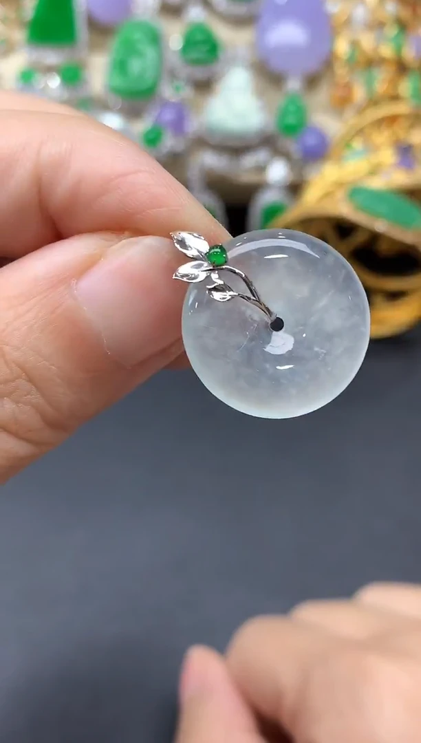 颈饰18K金镶嵌翡翠37-中国好珍宝