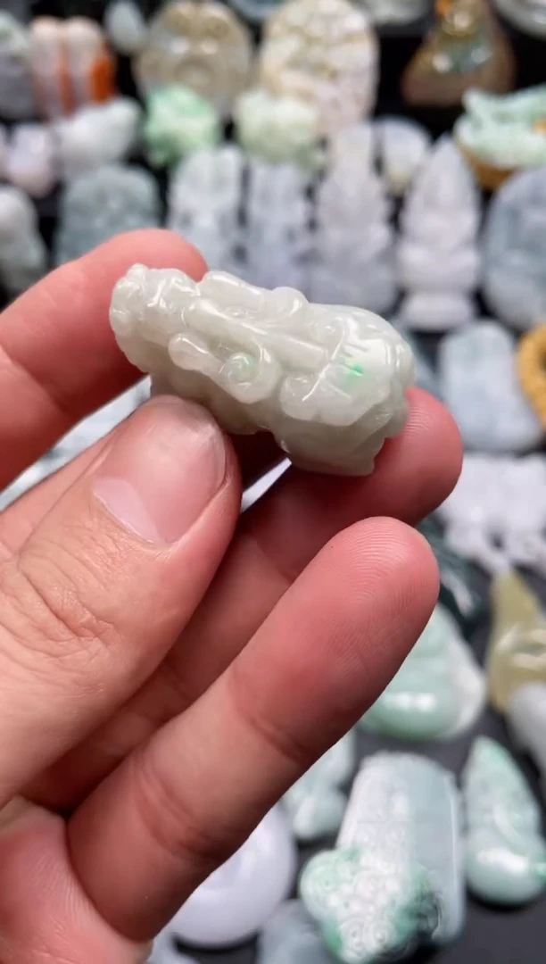 翡翠未镶嵌颈饰天然翡翠a货