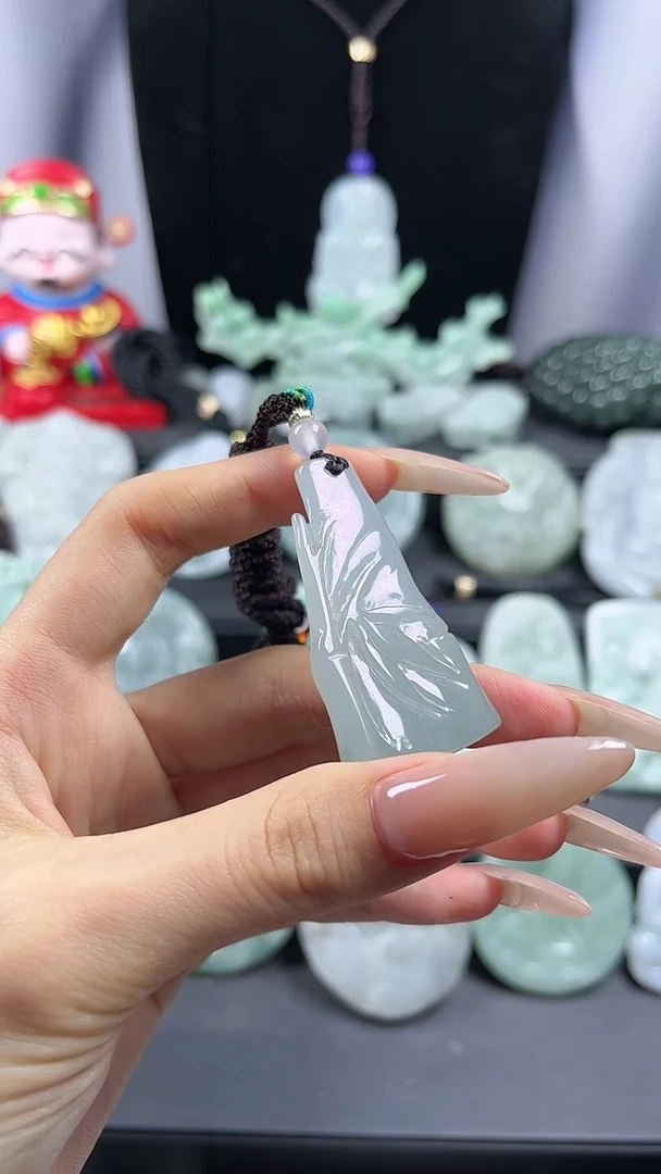 【闪购商品】翡翠颈饰未镶嵌竹节