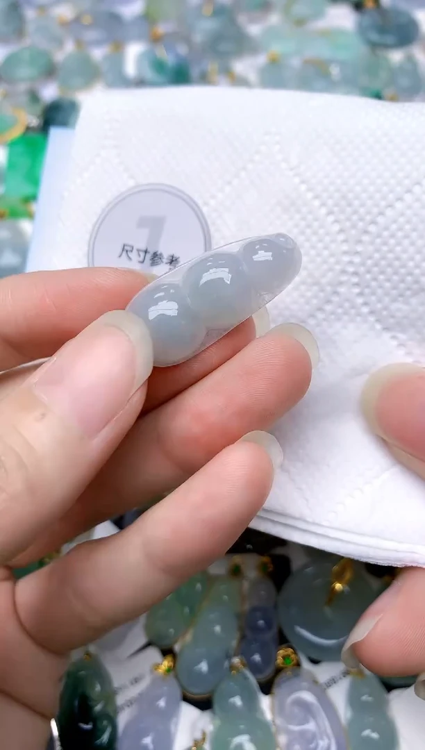 颈饰未镶嵌翡翠天然A货翡翠