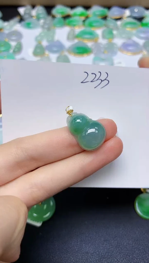 翡翠18K金镶嵌颈饰 天然缅甸翡翠A货