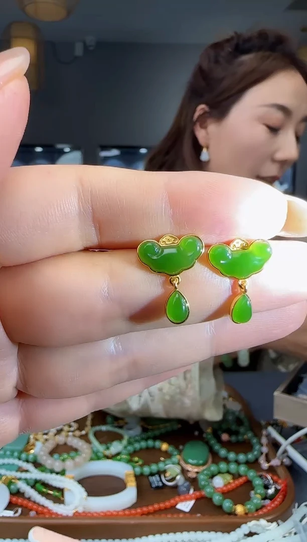 和田玉银S925镶嵌耳饰1