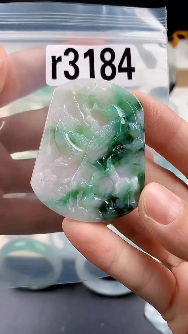 颈饰未镶嵌翡翠颈饰未镶嵌缅甸天然翡翠吊坠