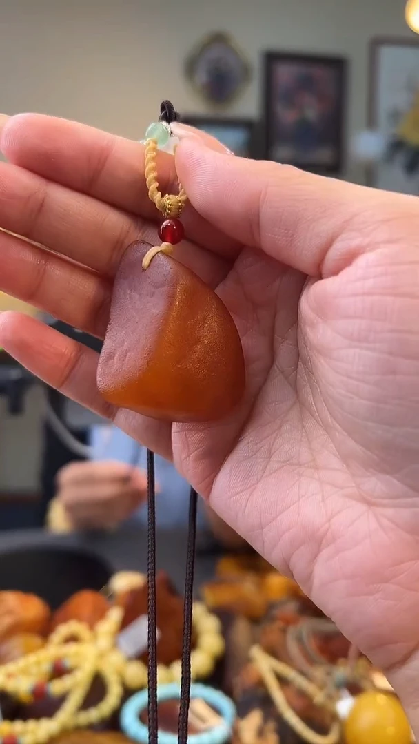 琥珀颈饰未镶嵌吊坠