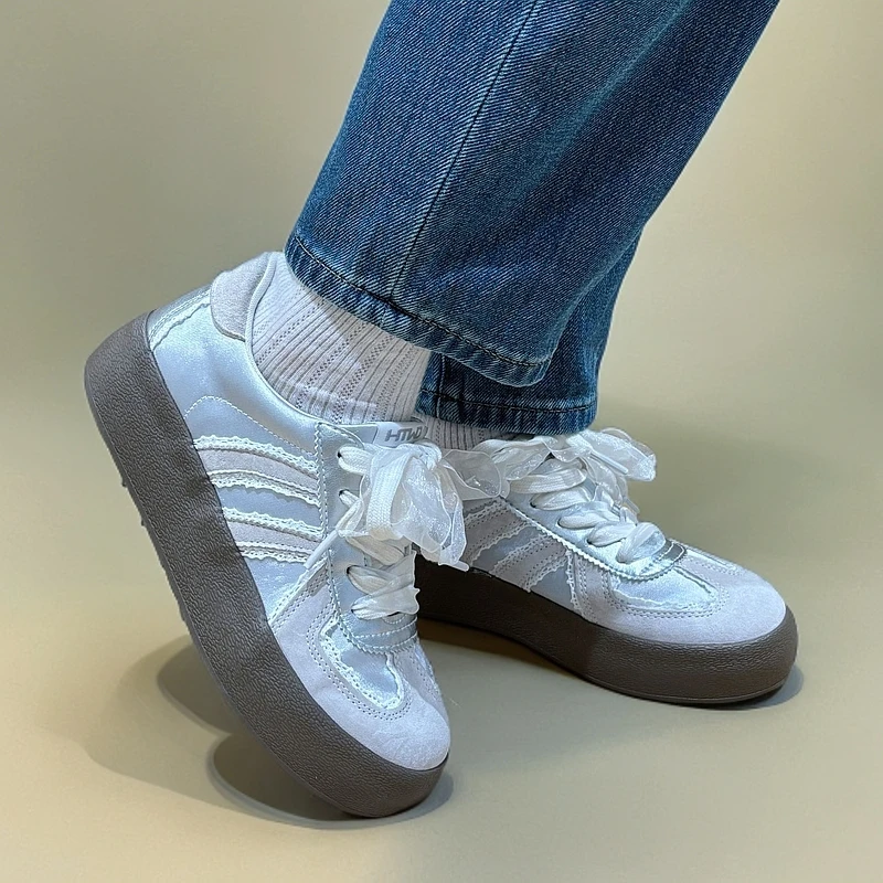 热风2024年秋季运动芭蕾德训鞋ins风博主同款厚底板鞋女H14W4323