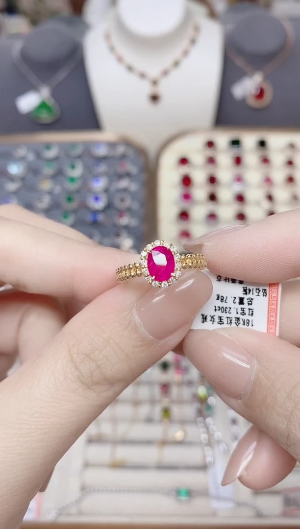 18K金镶嵌戒指红宝石1.23ct