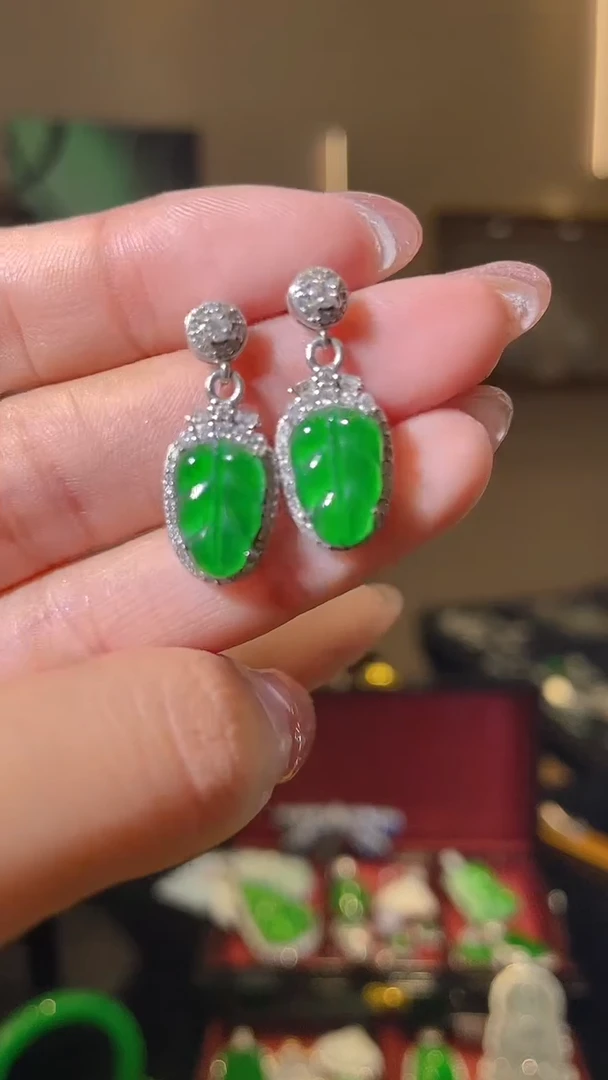 【闪购商品】翡翠耳饰银S925镶嵌天然翡翠A货