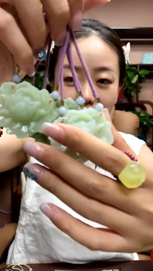 岫玉未镶嵌吊坠多样性发货发其中之一