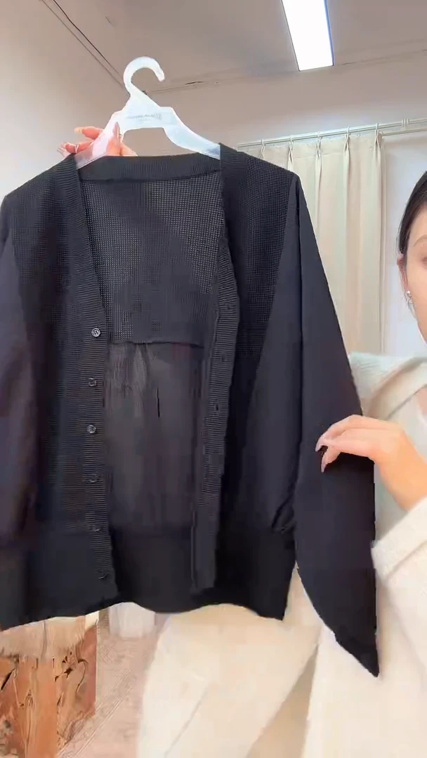 20251105 衣服衣服