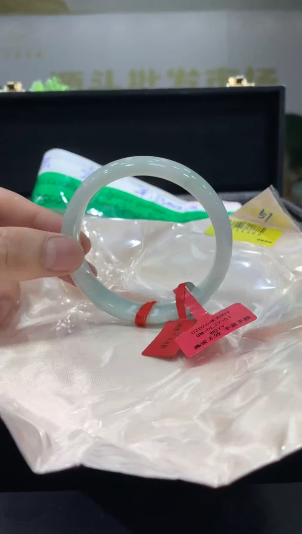 未镶嵌手镯翡翠翡翠手镯