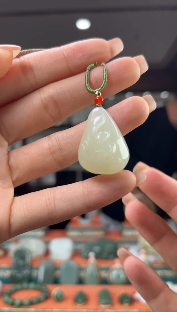和田玉未镶嵌颈饰1