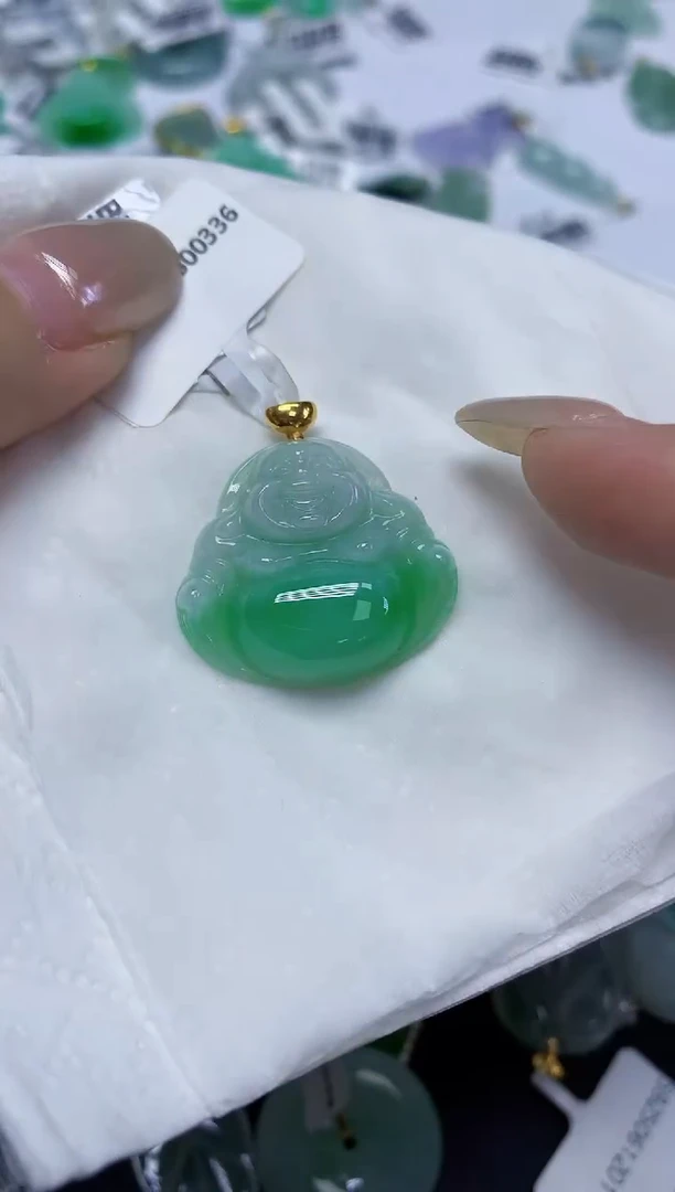 翡翠18K金镶嵌颈饰天然缅甸翡翠A货