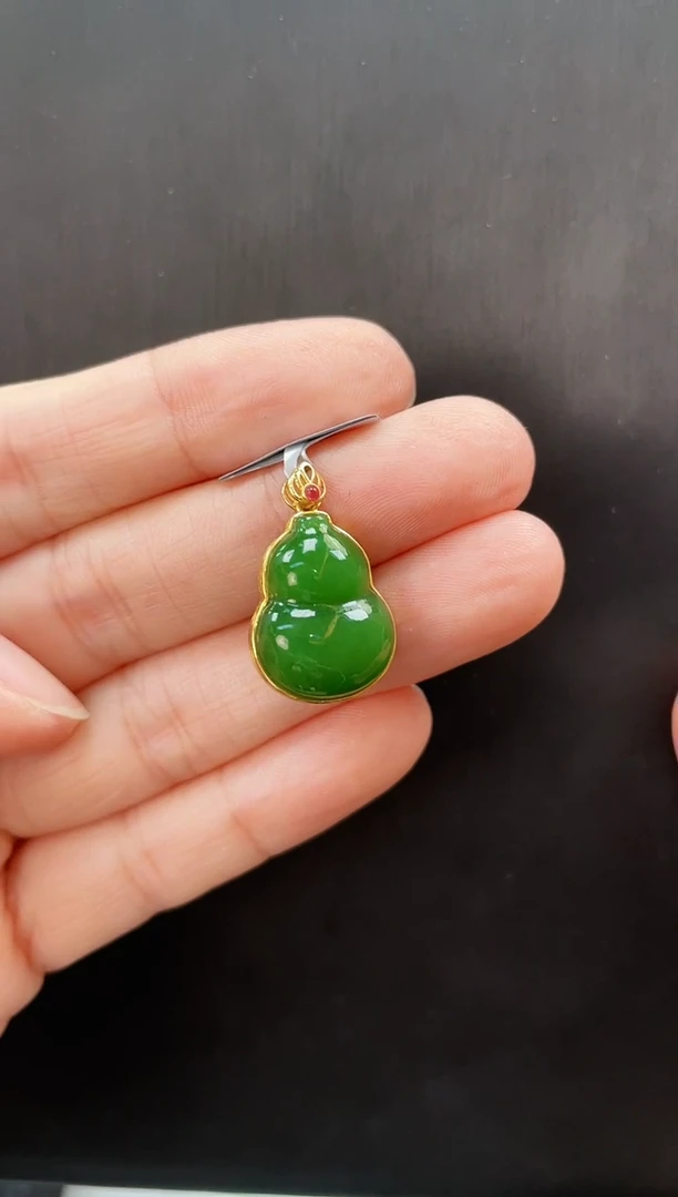 吊坠(赠链)18K金镶嵌和田玉多样性发一