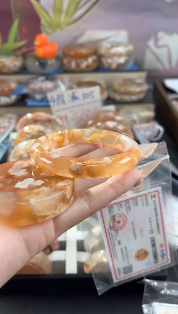未镶嵌手镯石英质玉56