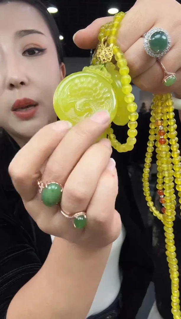 未镶嵌岫玉颈饰朝鲜黄孔雀【全珠链】