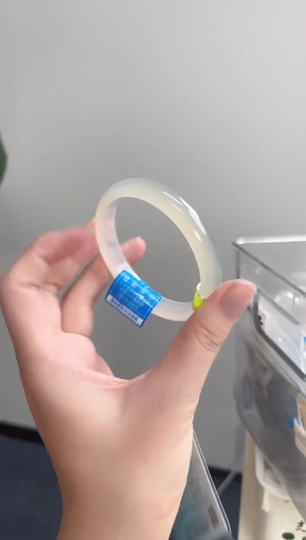 玛瑙/玉髓手镯未镶嵌58圈