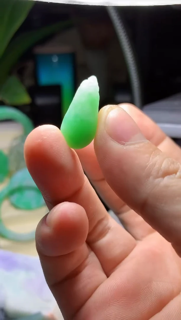 未镶嵌定制翡翠挂件