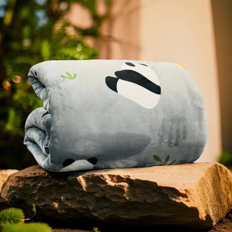 [熊猫抱竹]冬天加厚保暖牛奶绒石墨烯被子