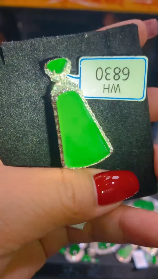 【闪购商品】定制翡翠未镶嵌70定制翡翠-多样性发货（发其一）