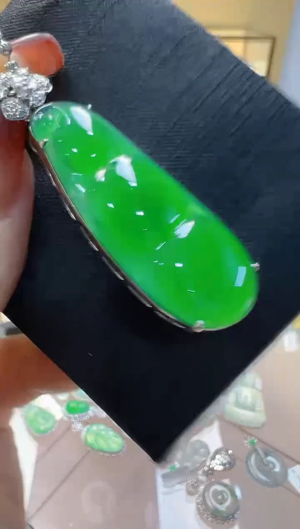 【闪购商品】翡翠吊坠(不含链)18K金镶嵌天然翡翠A货