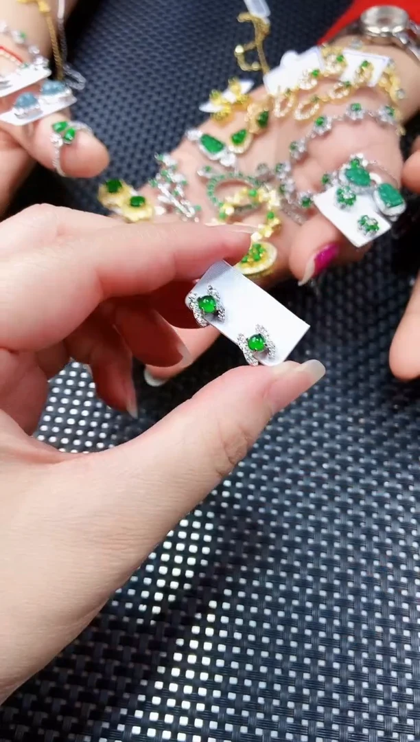 【闪购商品】翡翠耳饰未镶嵌11111111