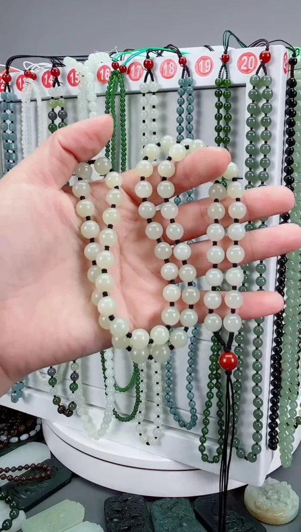 颈饰未镶嵌和田玉牛*8