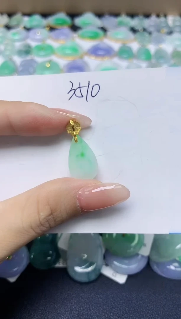 翡翠未镶嵌颈饰 天然缅甸翡翠A货