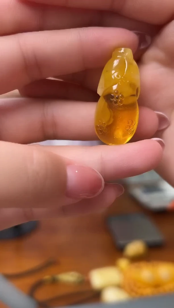 未镶嵌蜜蜡裸石琥珀蜜蜡吊坠