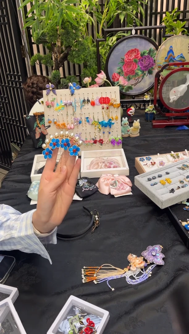 织绣阿*亚非遗苏绣手工饰品