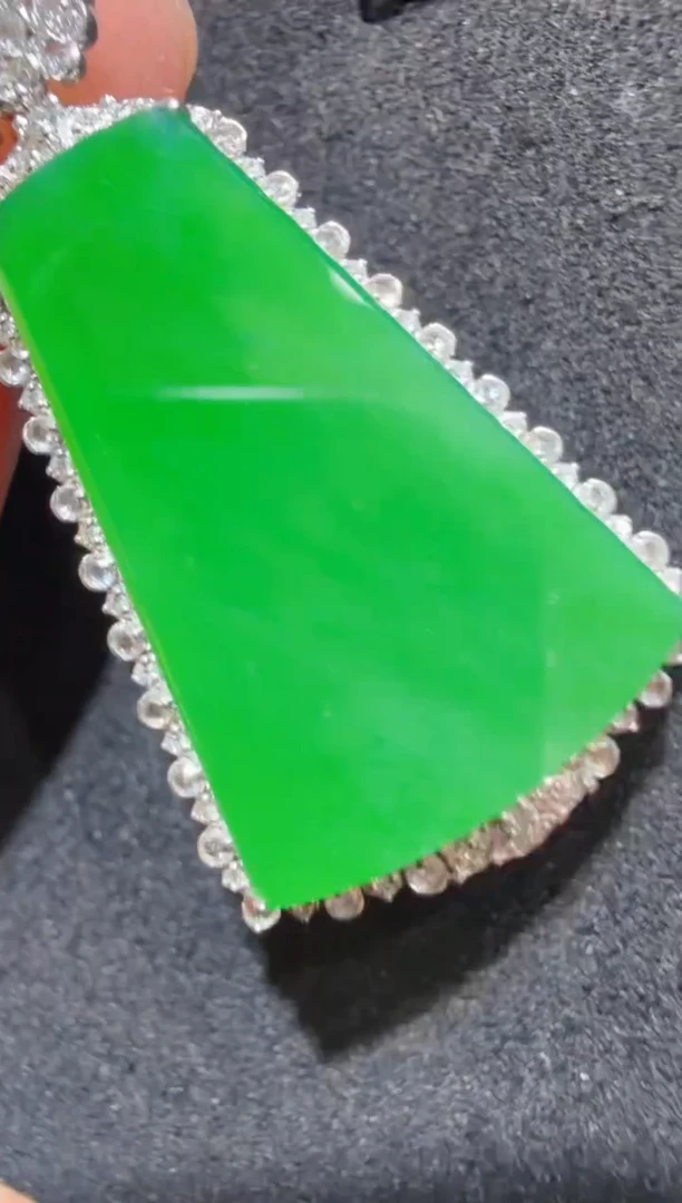 吊坠(不含链)18K金镶嵌翡翠多样性团购发一件