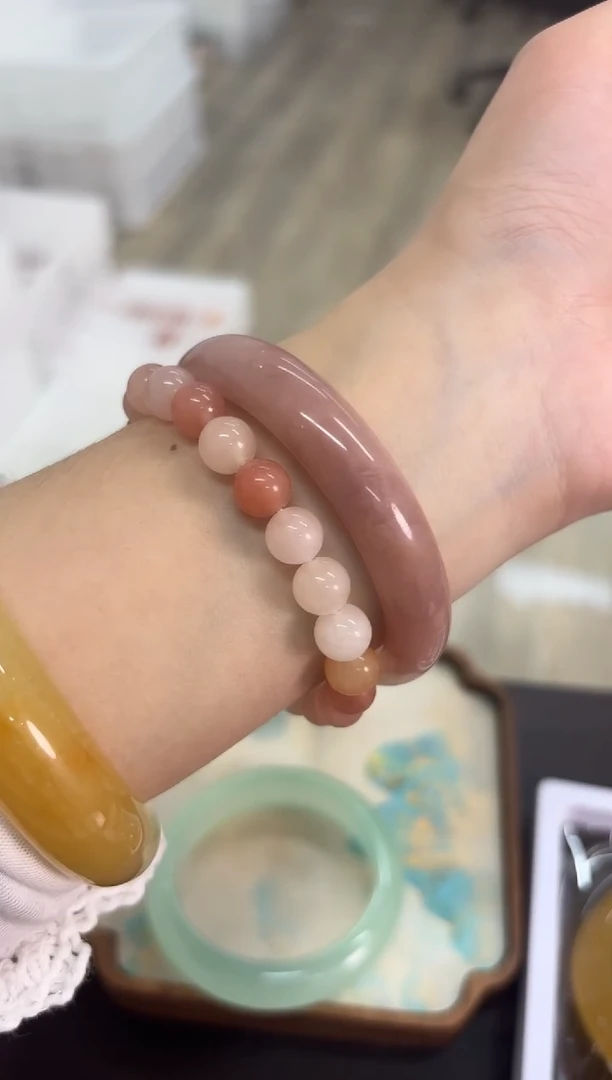 未镶嵌手镯石英质玉151-53Z