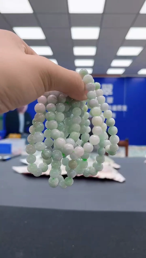 未镶嵌手串翡翠卡8手串（多样性发其一）