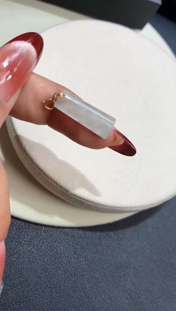 吊坠(不含链)18K金镶嵌翡翠吊坠