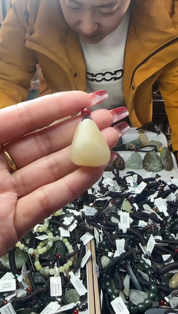 颈饰未镶嵌和田玉和田玉吊坠55