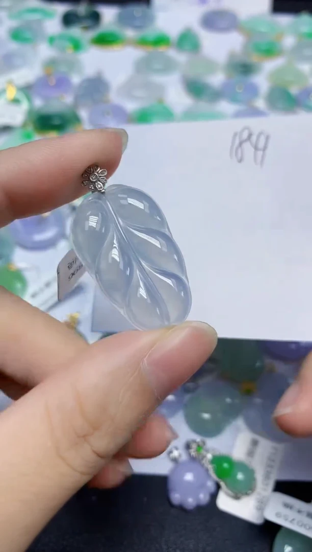 翡翠未镶嵌颈饰天然缅甸翡翠A货