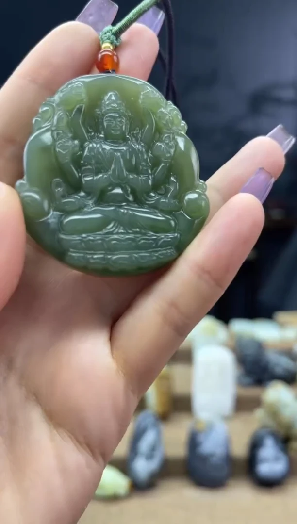 颈饰未镶嵌和田玉1