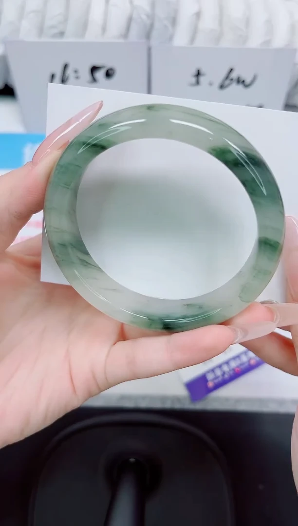 石英质玉手镯未镶嵌238