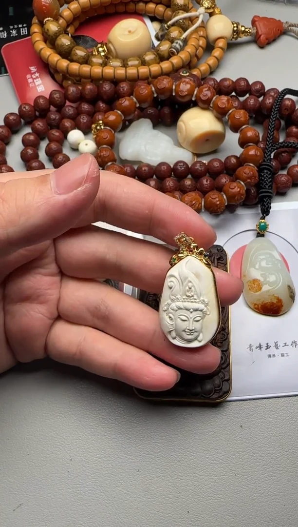 【闪购商品】蜜蜡裸石未镶嵌白蜡雕刻