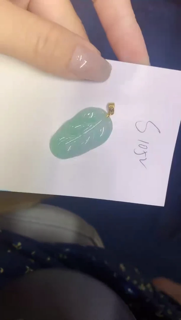 翡翠未镶嵌颈饰缅甸天然翡翠A货